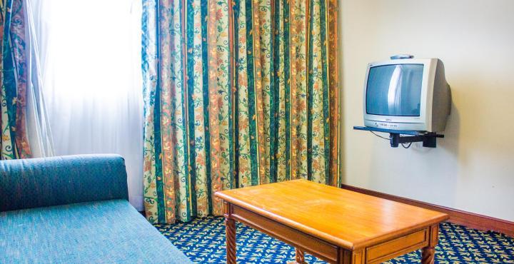 Hotel Nahar Nilgiris Ooty Buitenkant foto