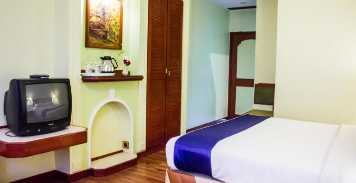 Hotel Nahar Nilgiris Ooty Buitenkant foto