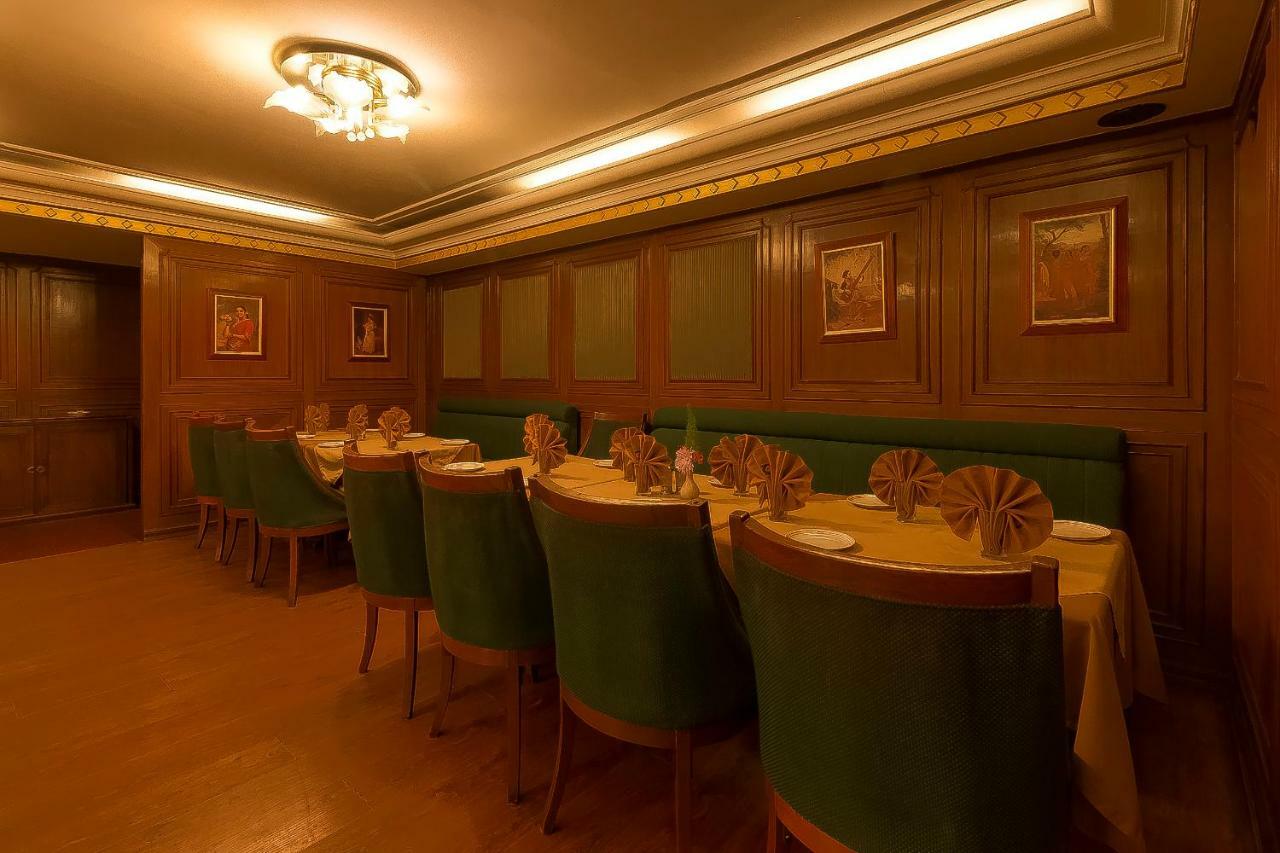 Hotel Nahar Nilgiris Ooty Buitenkant foto